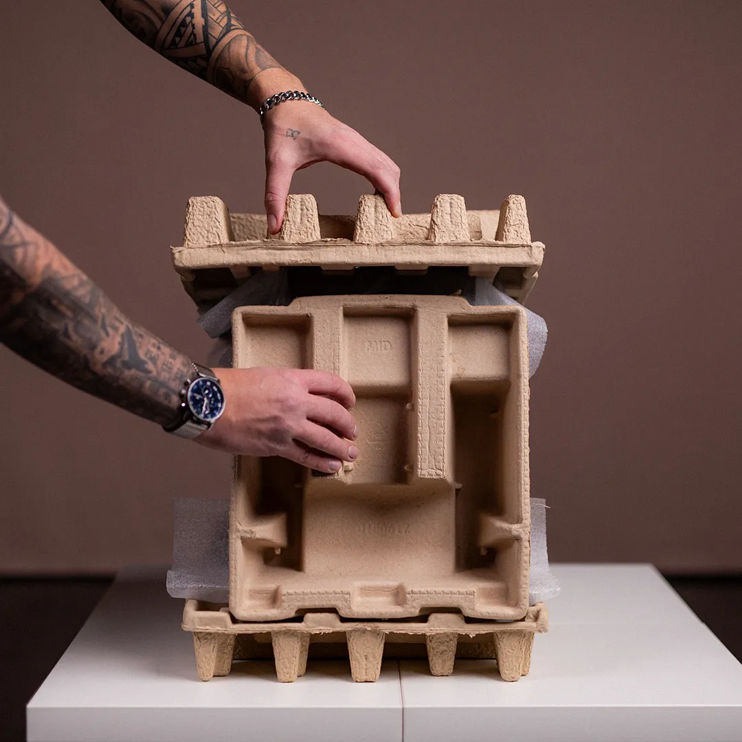 resource.brand.sustainability.gallery.packaging.imageAlt