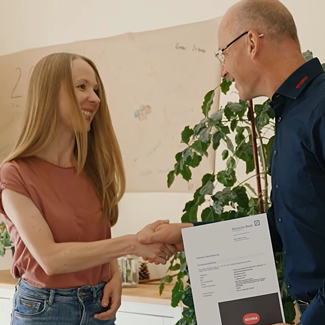 resource.brand.sustainability.gallery.donation.imageAlt